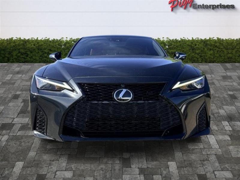 Lexus IS  2023