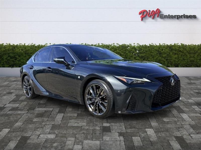 Lexus IS  2023