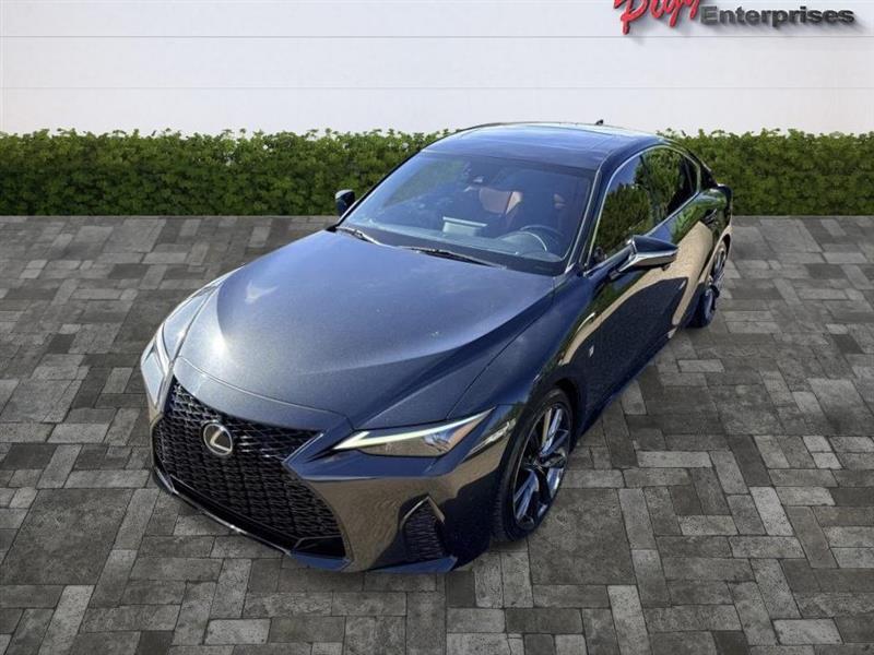 Lexus IS  2023