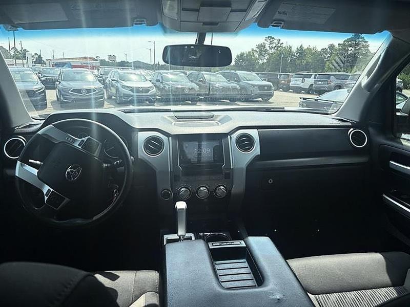 Toyota Tundra  2017