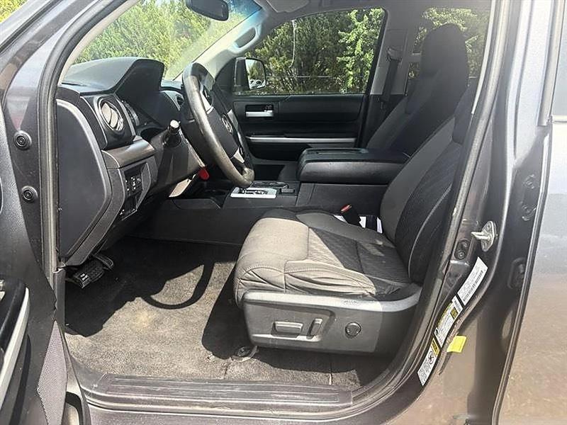 Toyota Tundra  2017