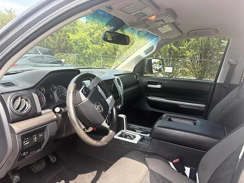Toyota Tundra  2017