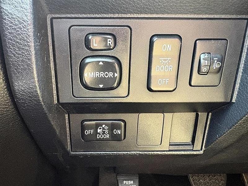 Toyota Tundra  2017