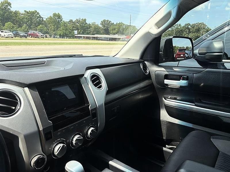 Toyota Tundra  2017