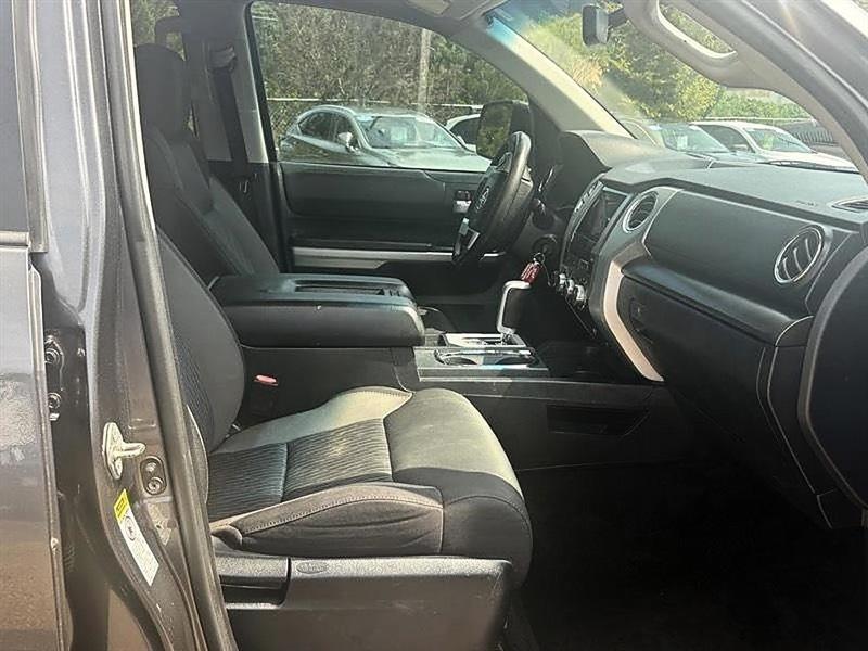 Toyota Tundra  2017