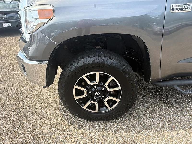 Toyota Tundra  2017