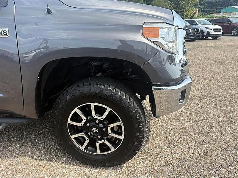 Toyota Tundra  2017