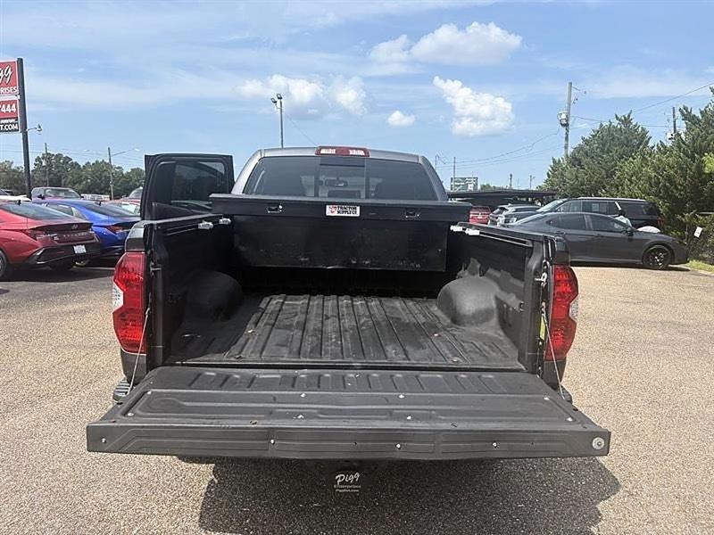 Toyota Tundra  2017