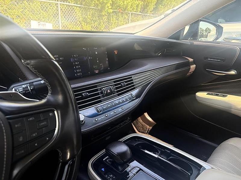 Lexus LS  2018