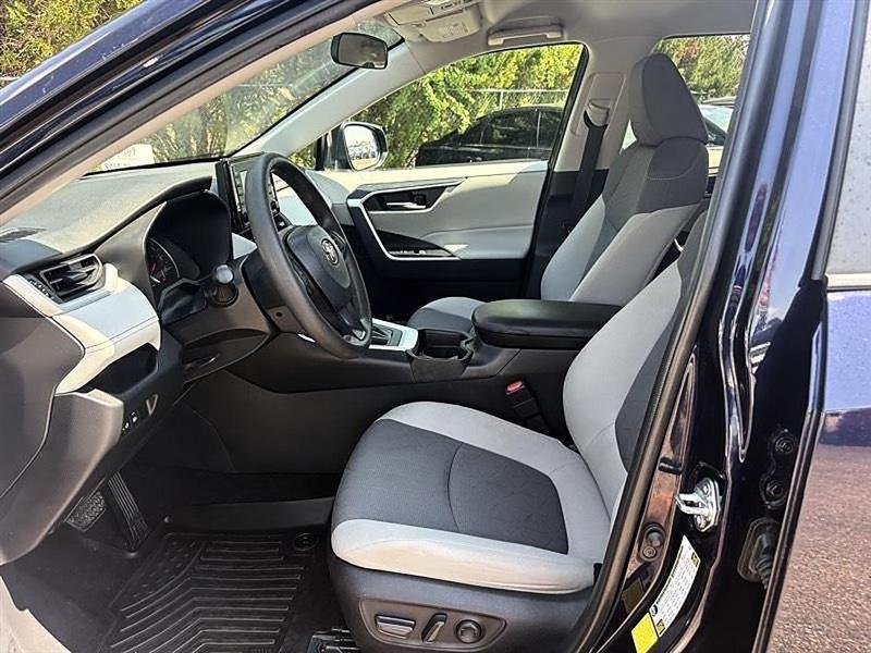 Toyota RAV4  2021