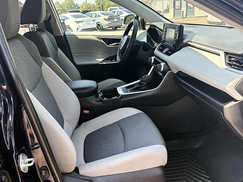 Toyota RAV4  2021