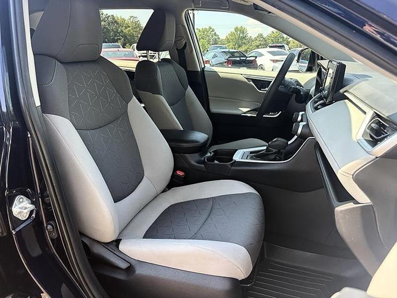 Toyota RAV4  2021