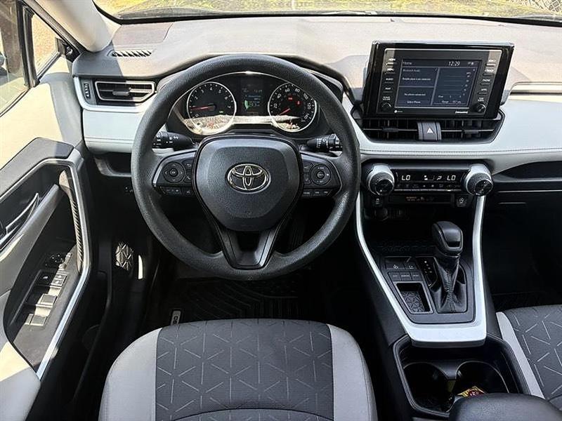 Toyota RAV4  2021