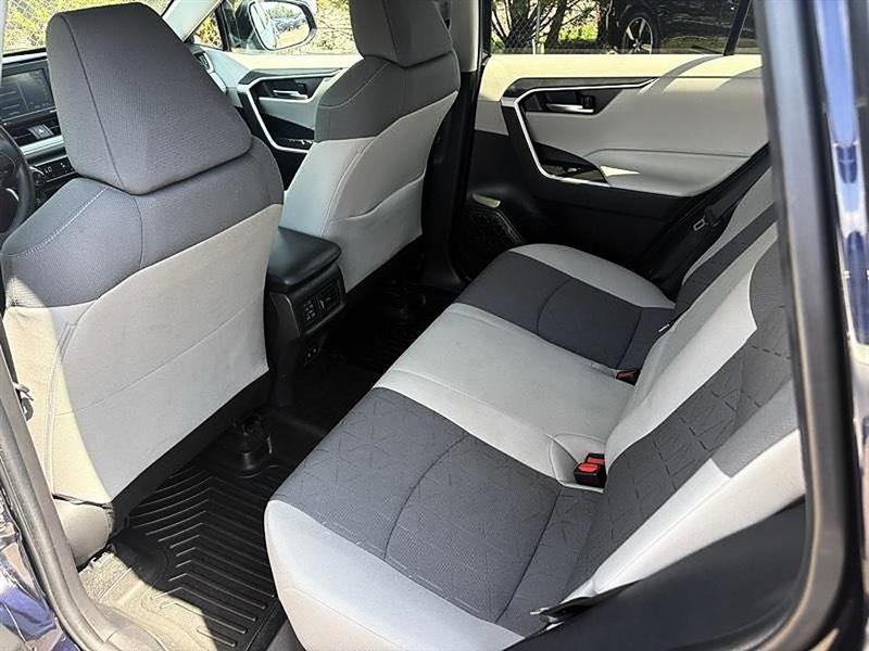 Toyota RAV4  2021