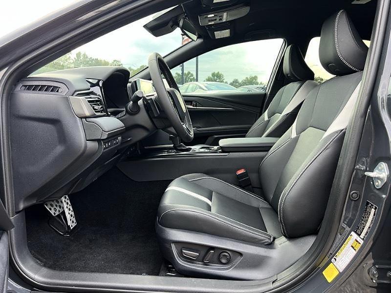 Toyota Camry SE 2026