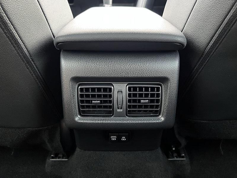 Toyota Camry SE 2026