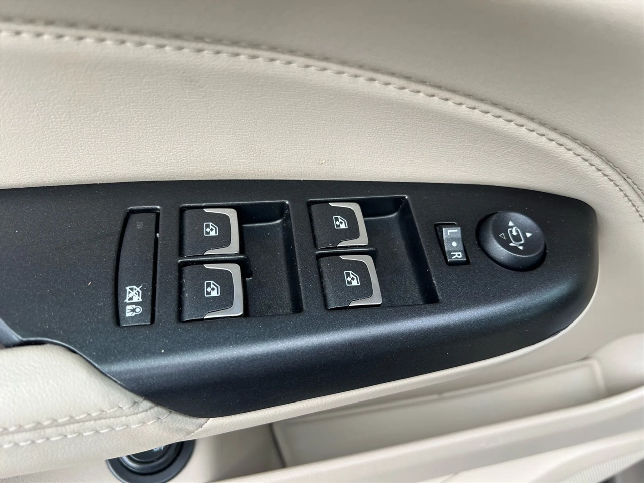 Cadillac SRX Luxury Collection FWD 2015