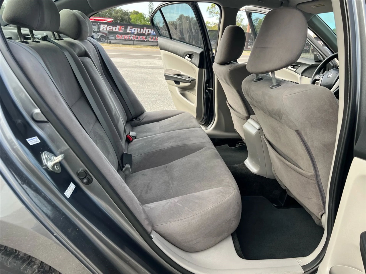 Honda Accord LX sedan 2011