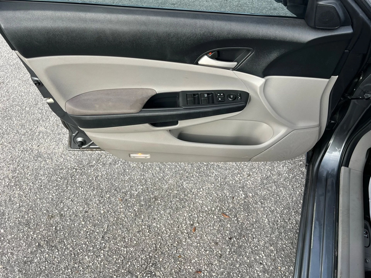 Honda Accord LX sedan 2011