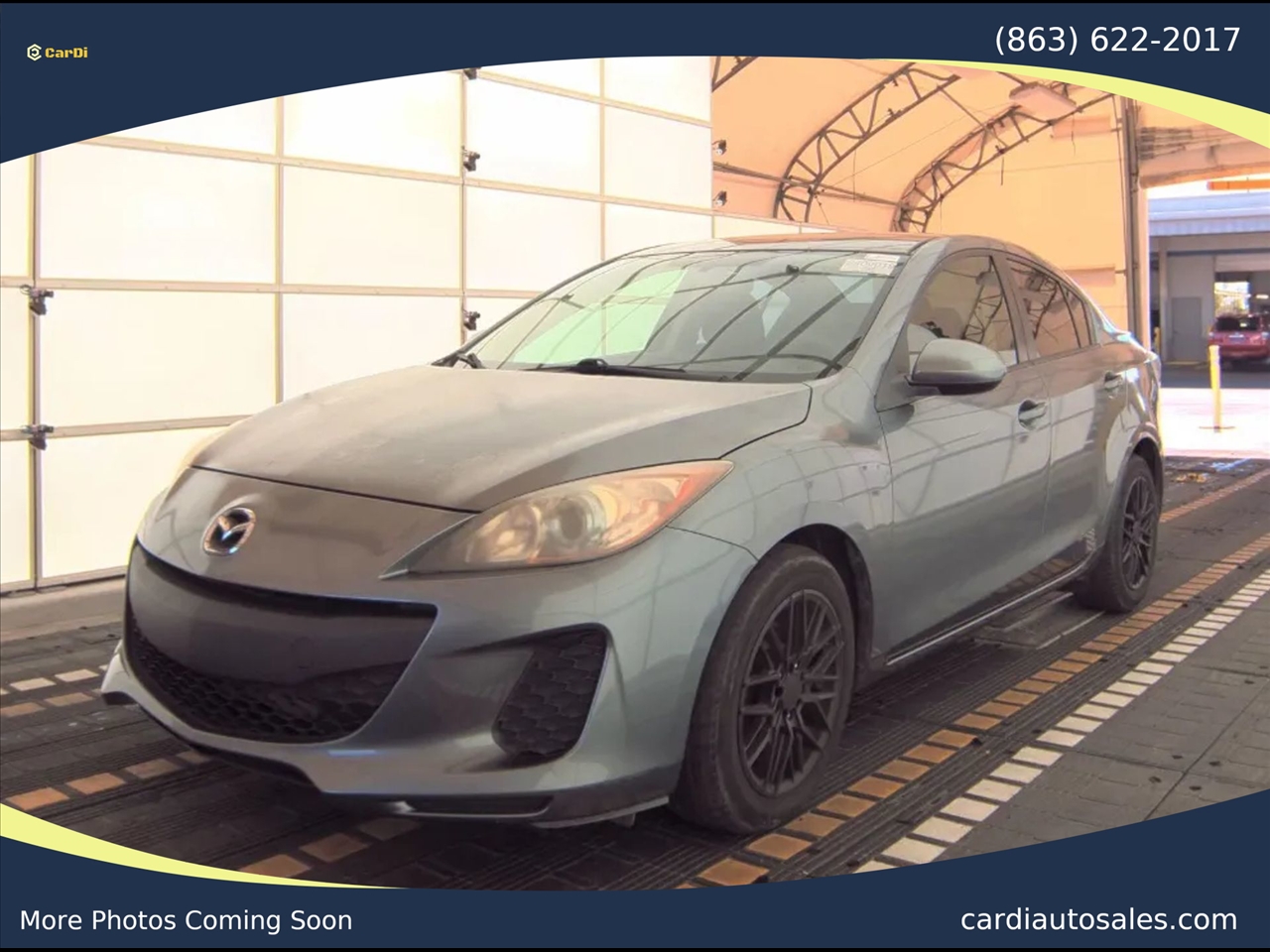 2013 Mazda MAZDA3 i Sport 4-Door