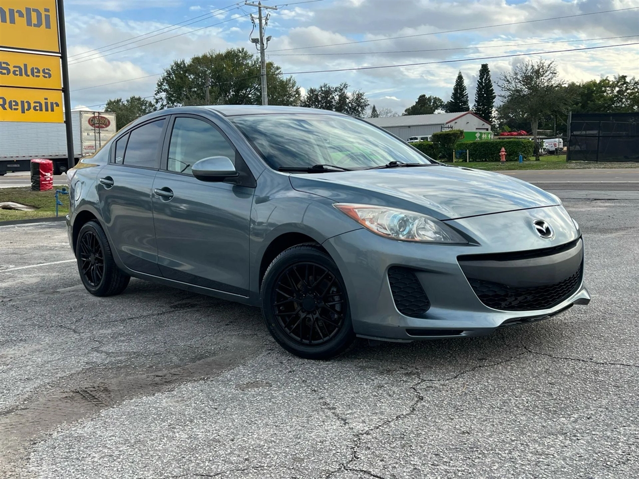 2013 Mazda MAZDA3 i Sport 4-Door