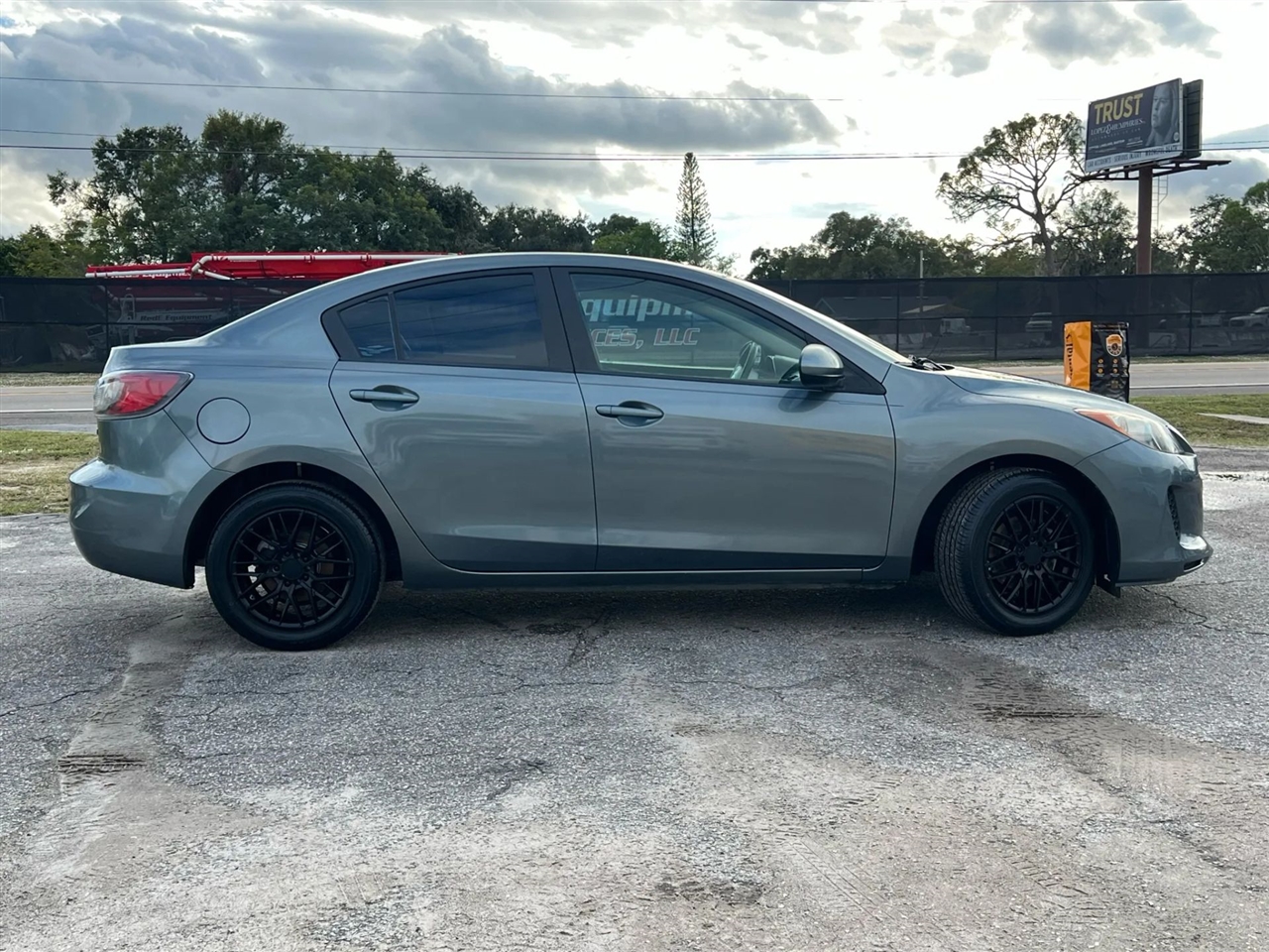 Mazda MAZDA3 i Sport 4-Door 2013