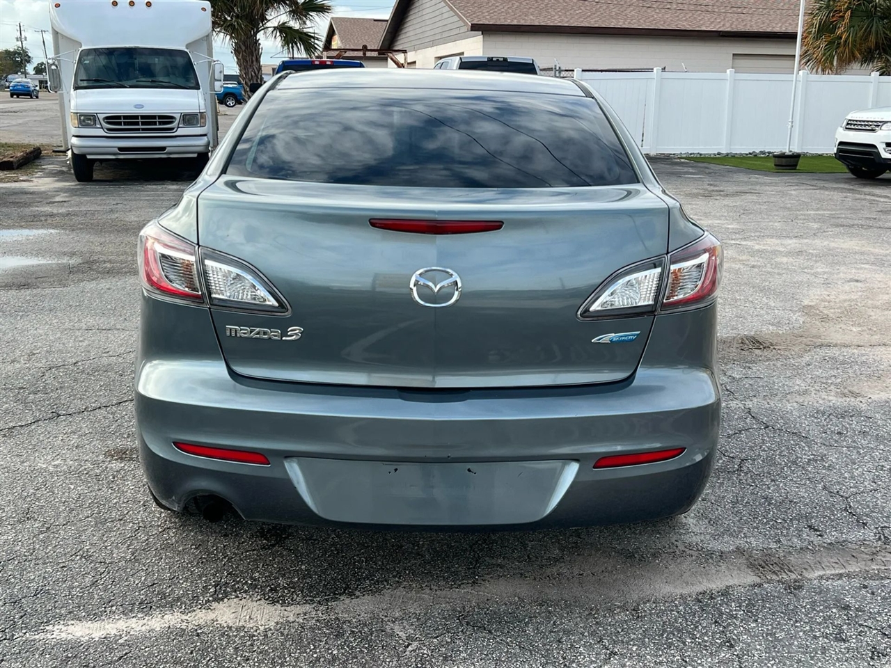 Mazda MAZDA3 i Sport 4-Door 2013