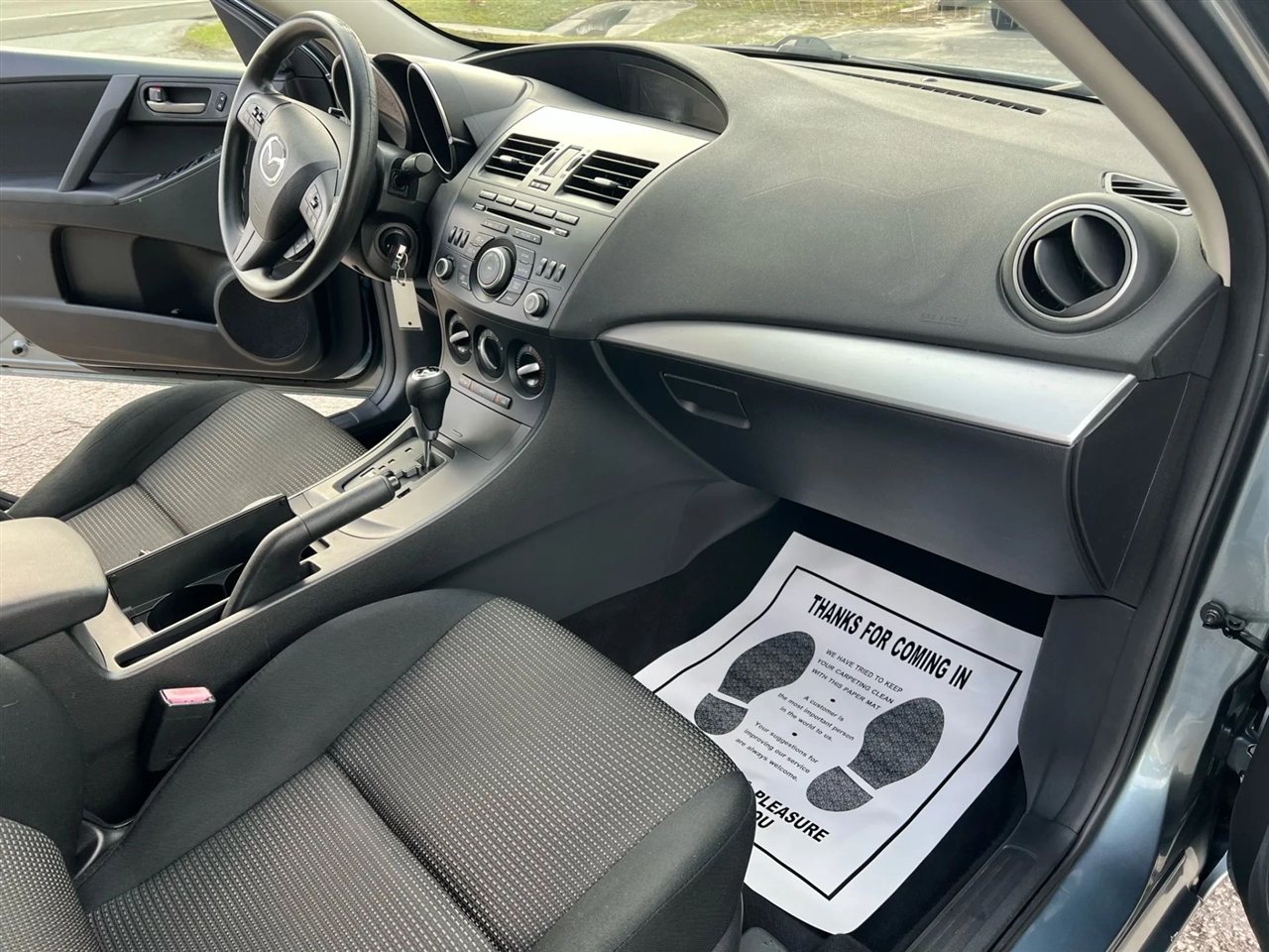 Mazda MAZDA3 i Sport 4-Door 2013