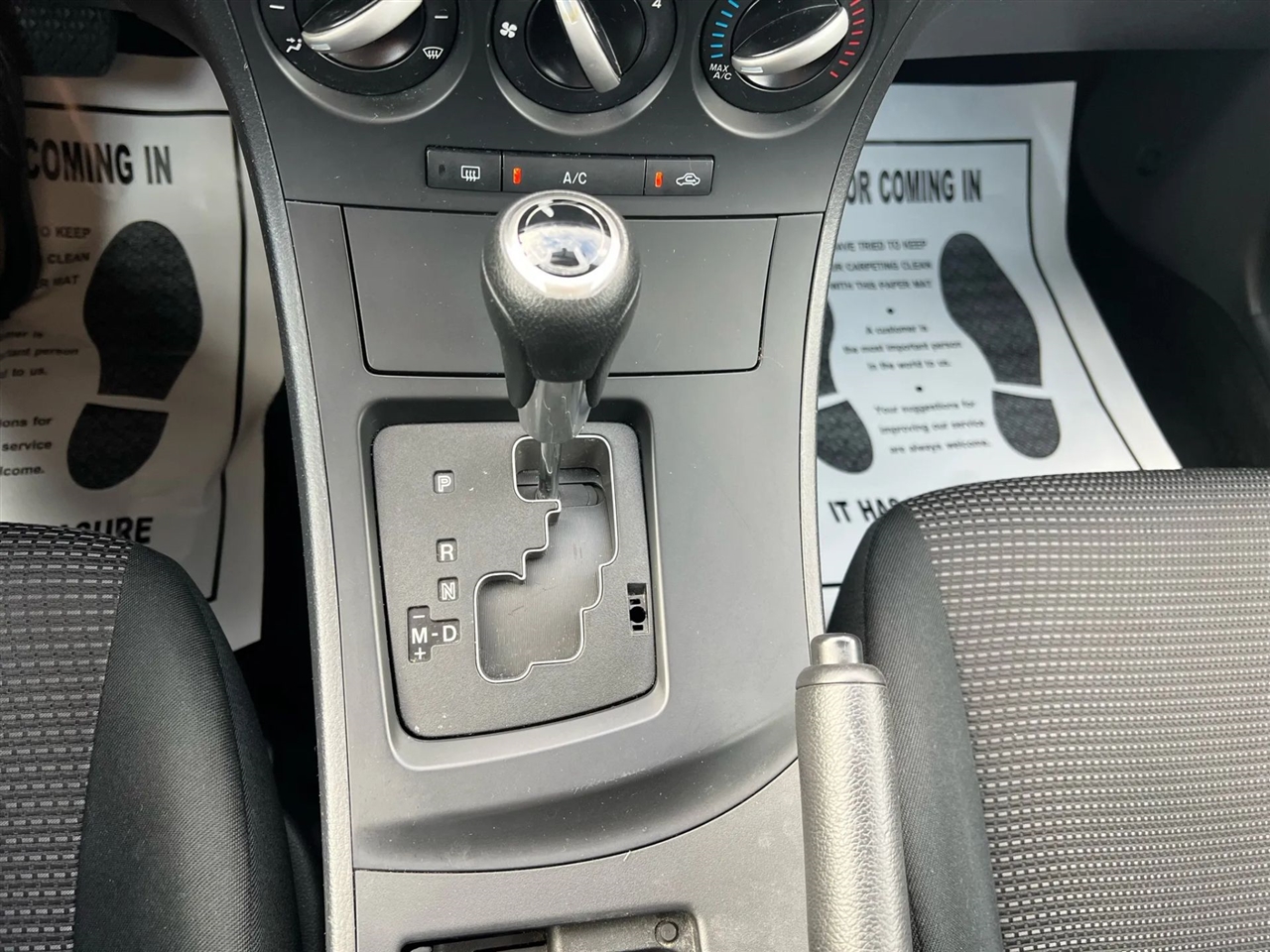 Mazda MAZDA3 i Sport 4-Door 2013