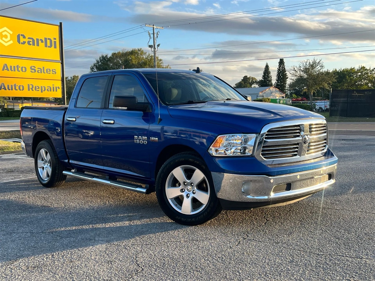 2016 RAM 1500 SLT Crew Cab SWB 2WD