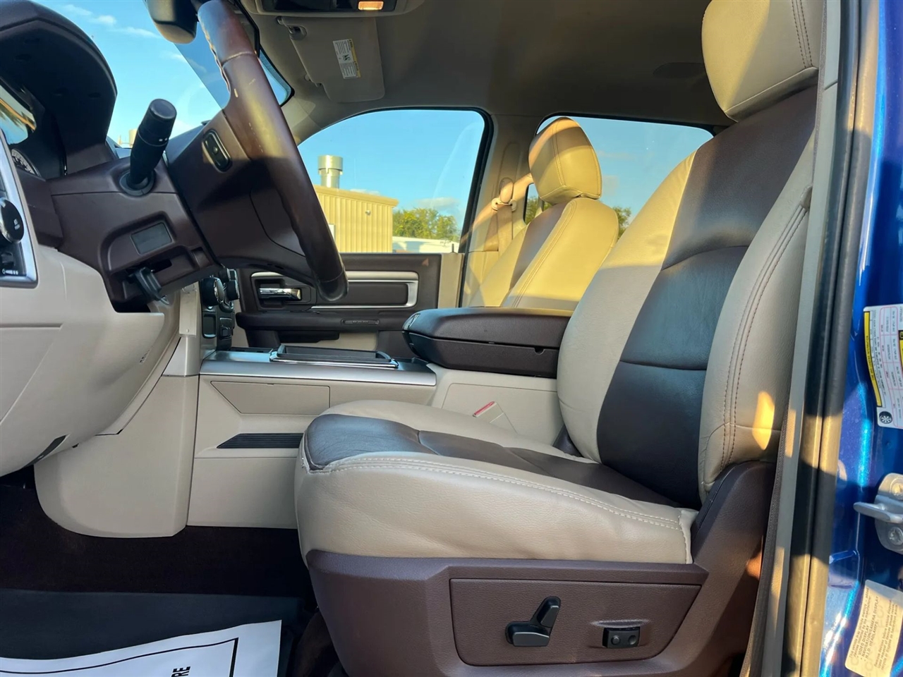 RAM 1500 SLT Crew Cab SWB 2WD 2016