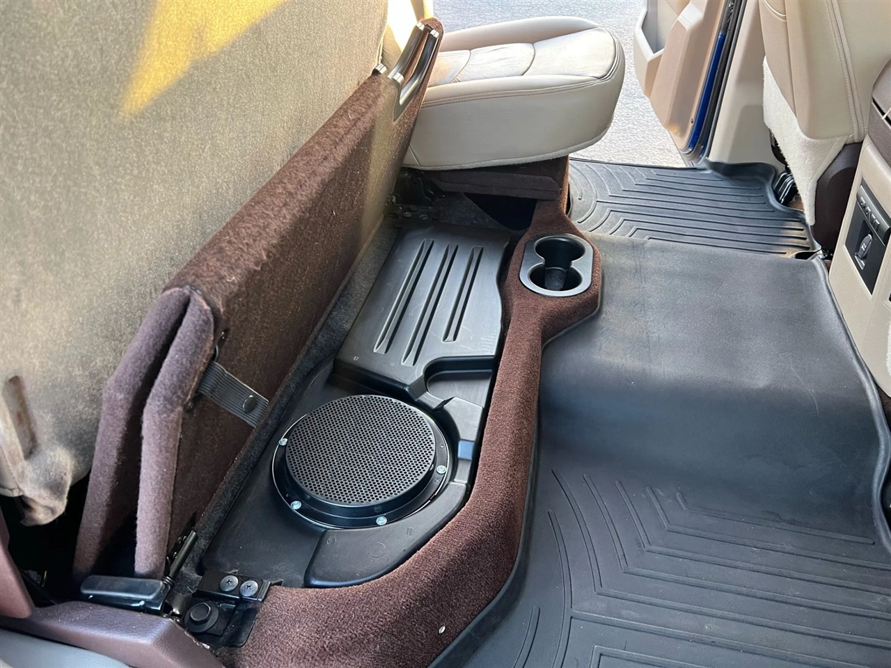 RAM 1500 SLT Crew Cab SWB 2WD 2016