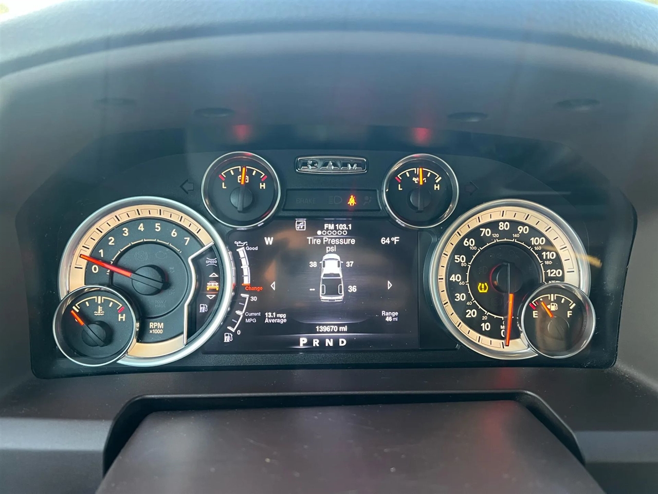 RAM 1500 SLT Crew Cab SWB 2WD 2016