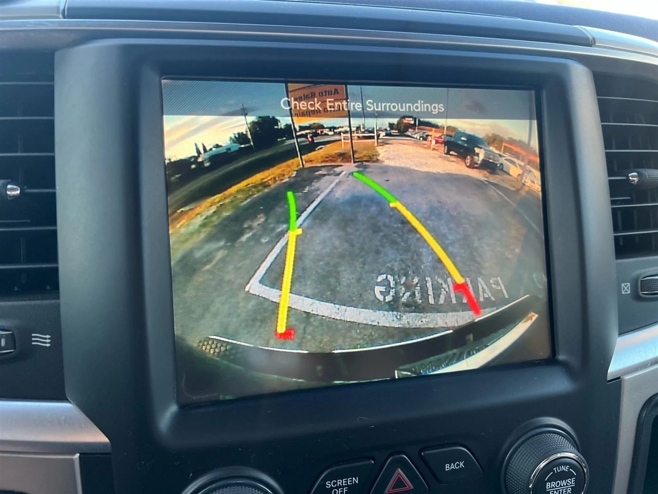 RAM 1500 SLT Crew Cab SWB 2WD 2016