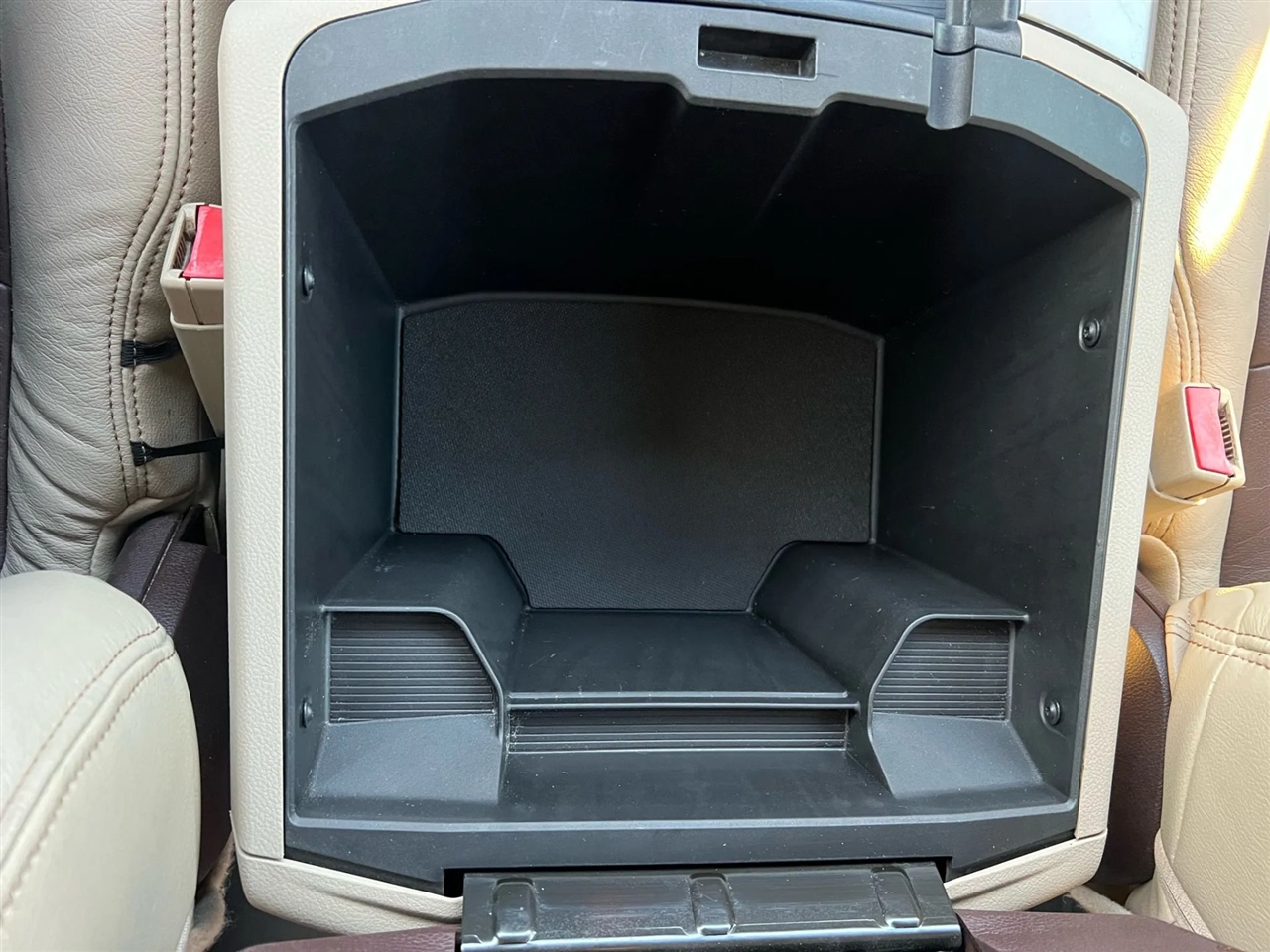 RAM 1500 SLT Crew Cab SWB 2WD 2016