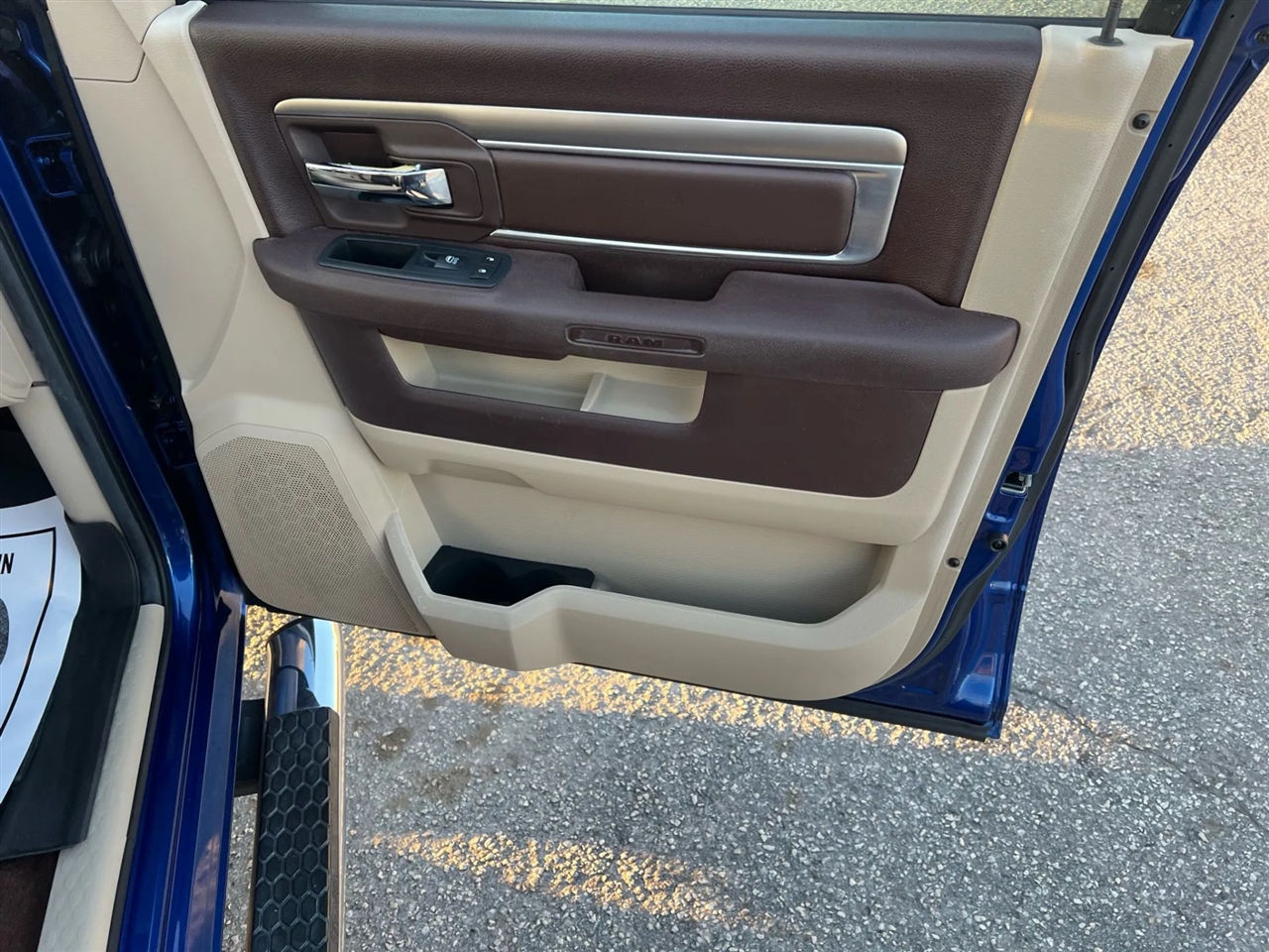 RAM 1500 SLT Crew Cab SWB 2WD 2016