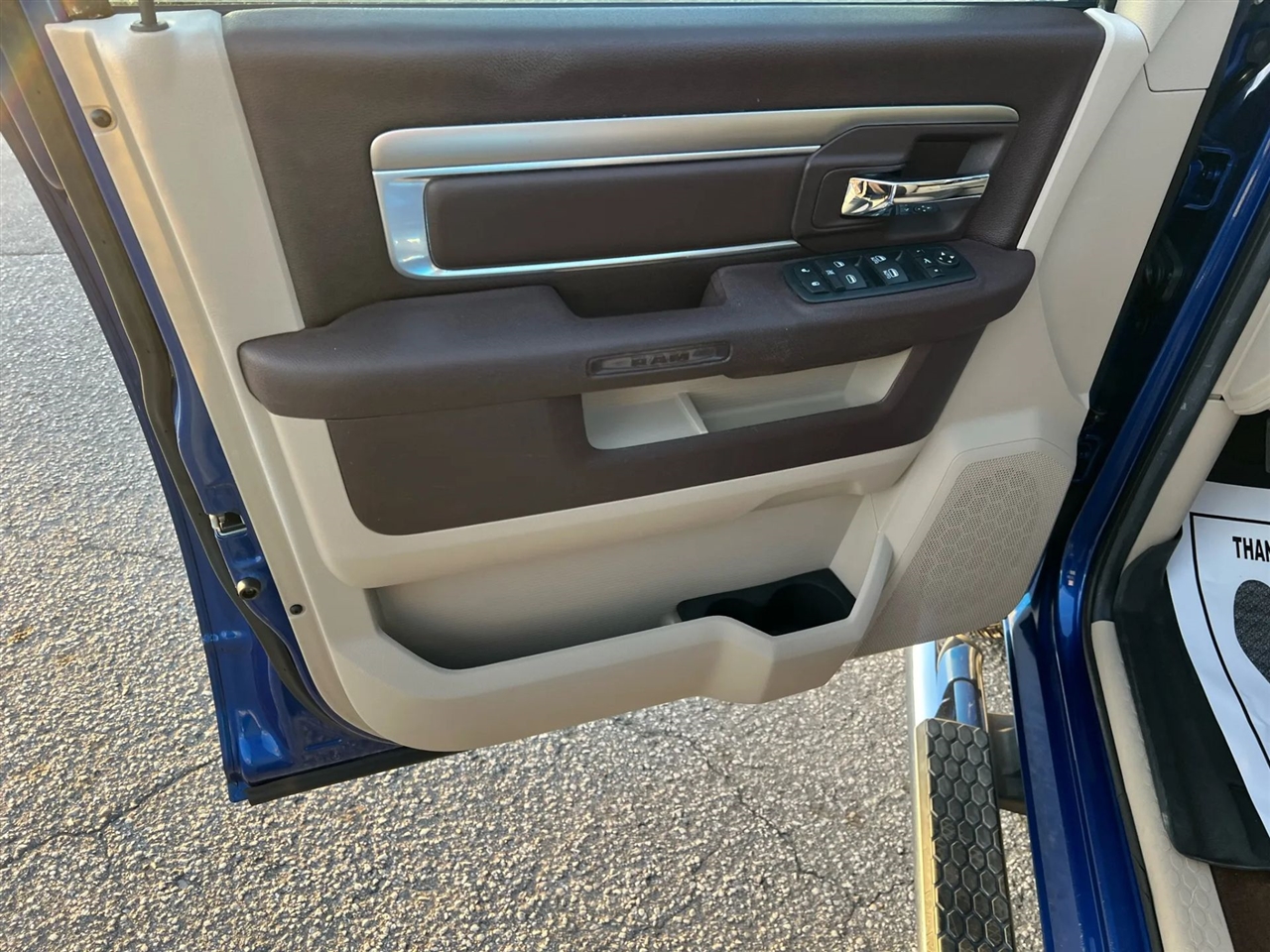 RAM 1500 SLT Crew Cab SWB 2WD 2016