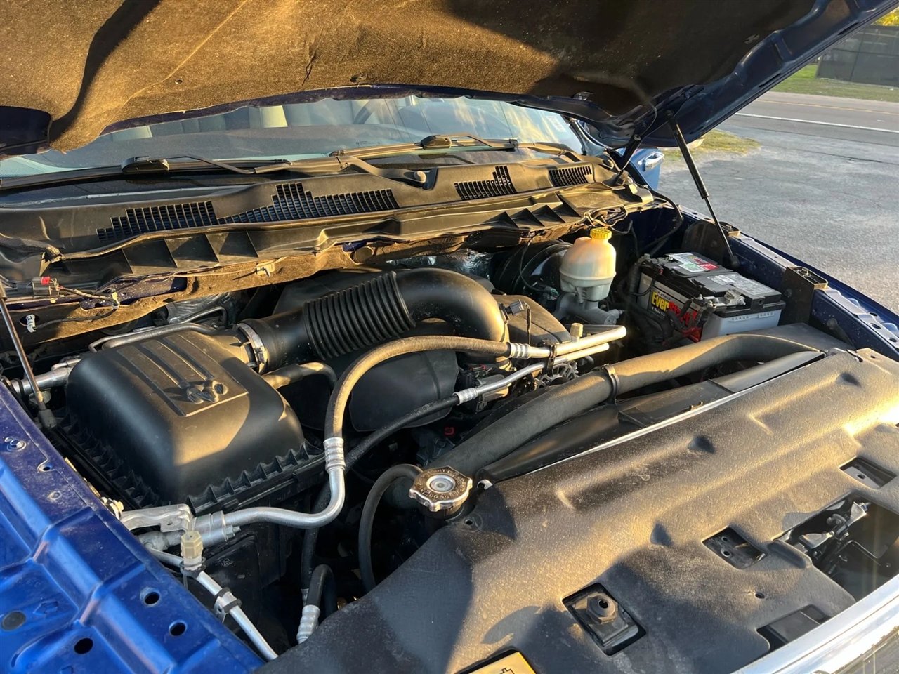 RAM 1500 SLT Crew Cab SWB 2WD 2016