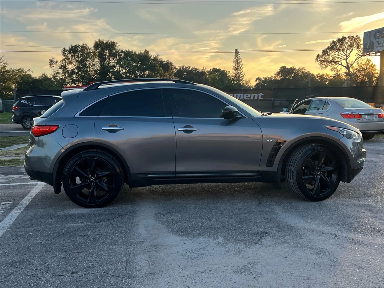 Infiniti QX70 Base 2016