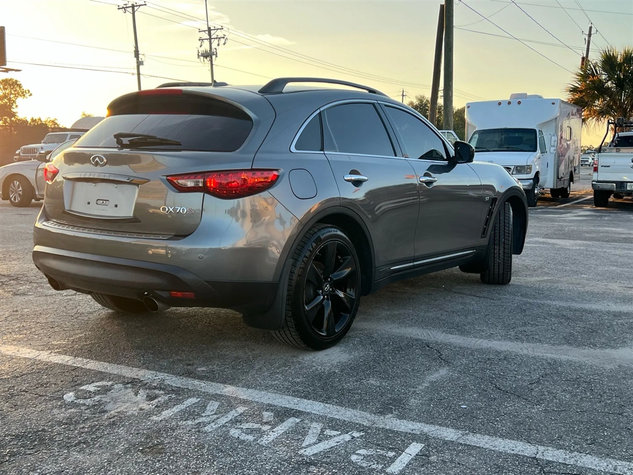 Infiniti QX70 Base 2016