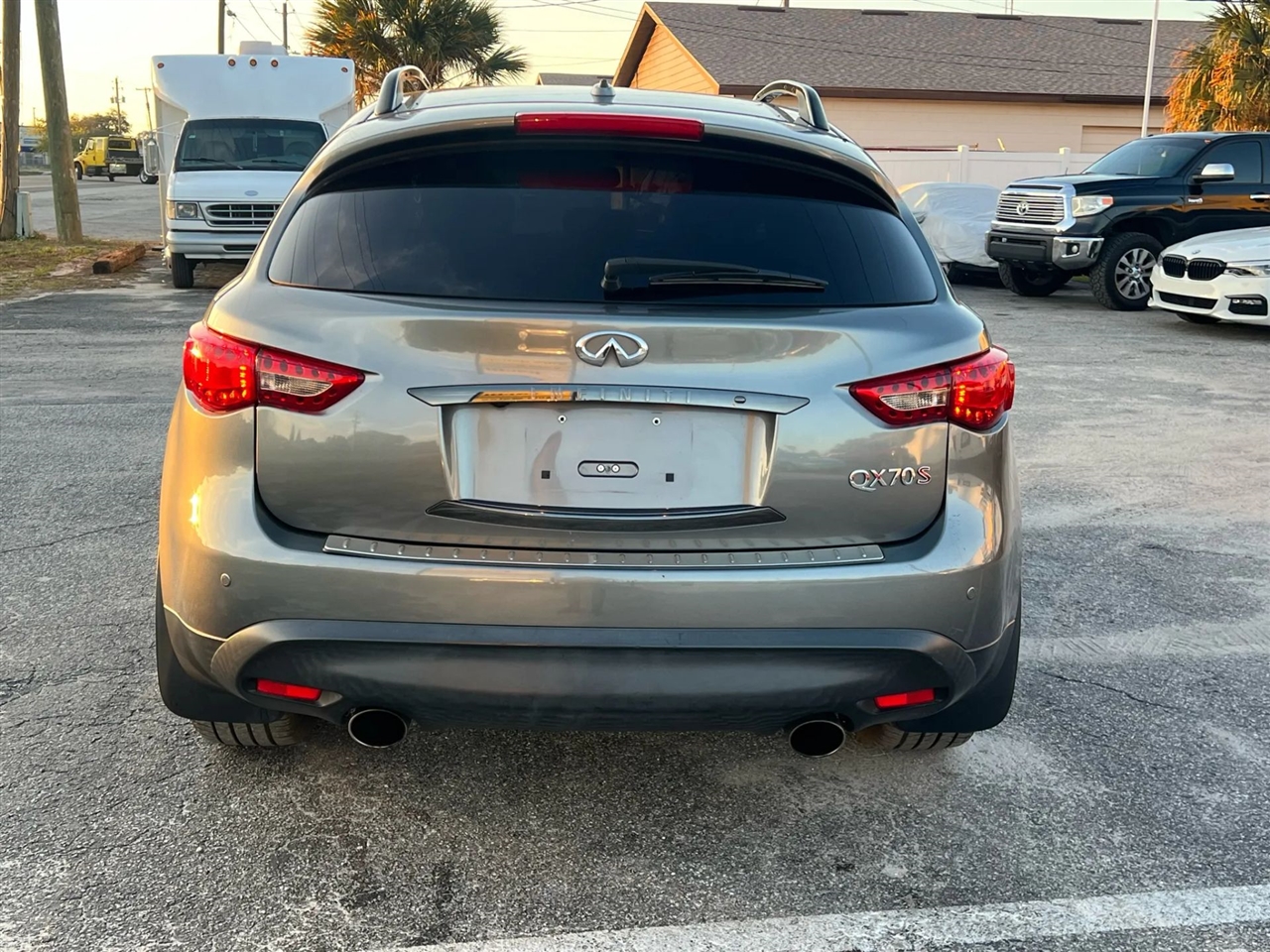 Infiniti QX70 Base 2016