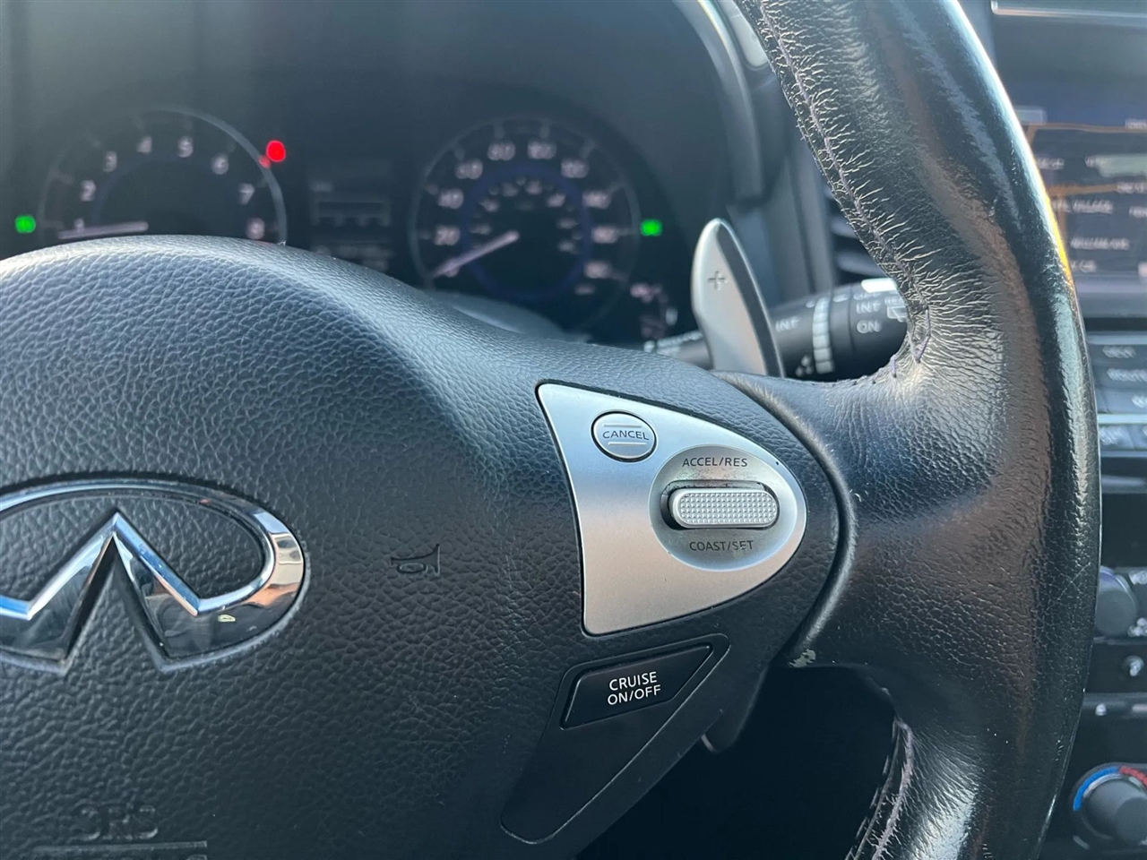 Infiniti QX70 Base 2016