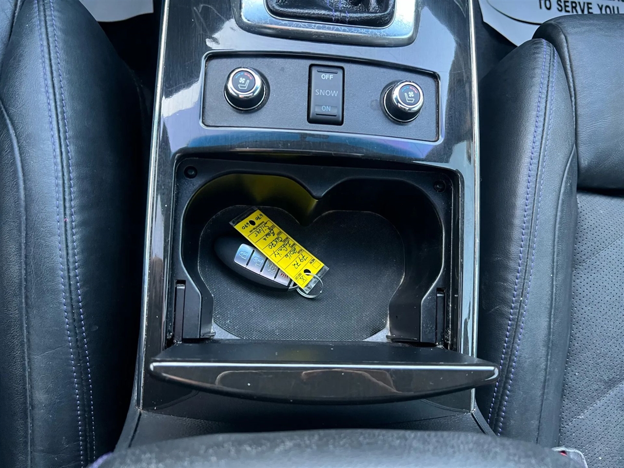 Infiniti QX70 Base 2016