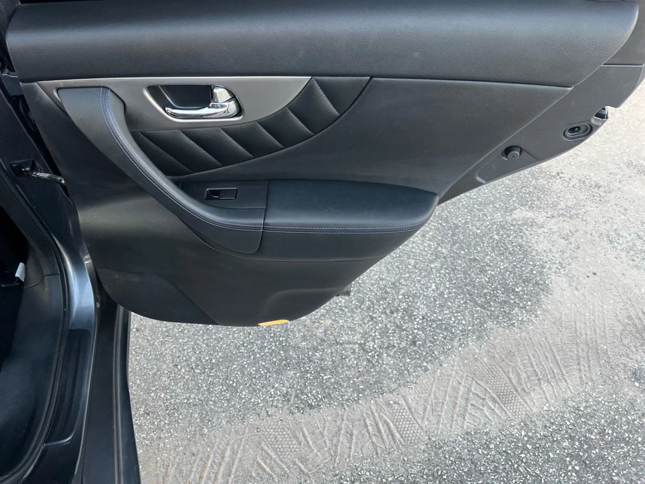 Infiniti QX70 Base 2016