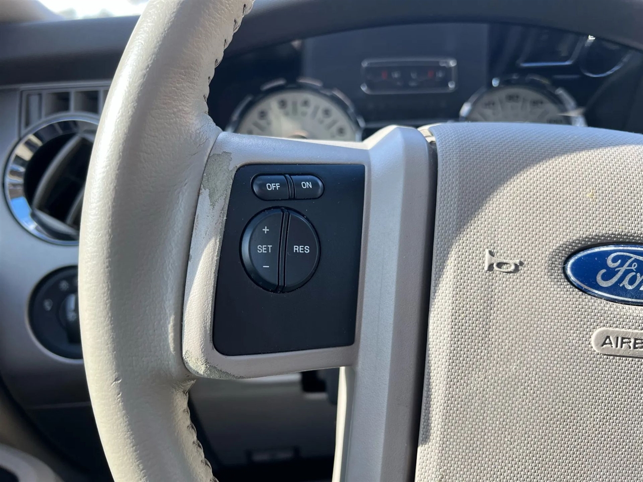 Ford Expedition Limited 2WD 2013