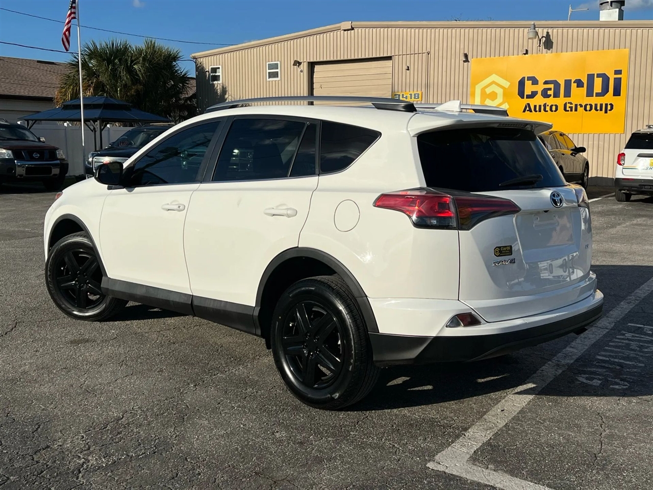 Toyota RAV4 LE FWD 2017