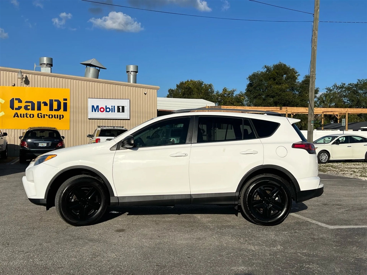 Toyota RAV4 LE FWD 2017