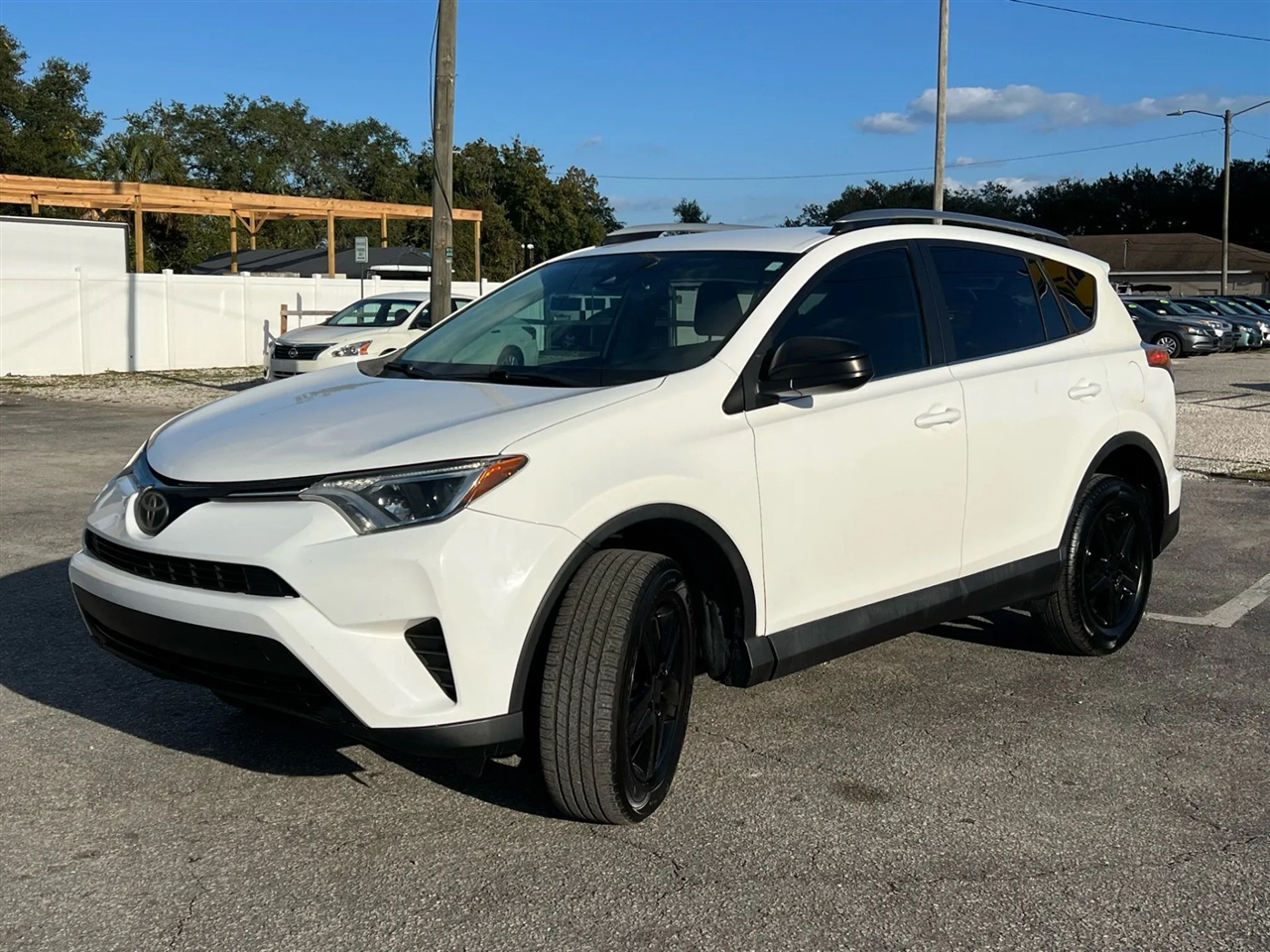 Toyota RAV4 LE FWD 2017