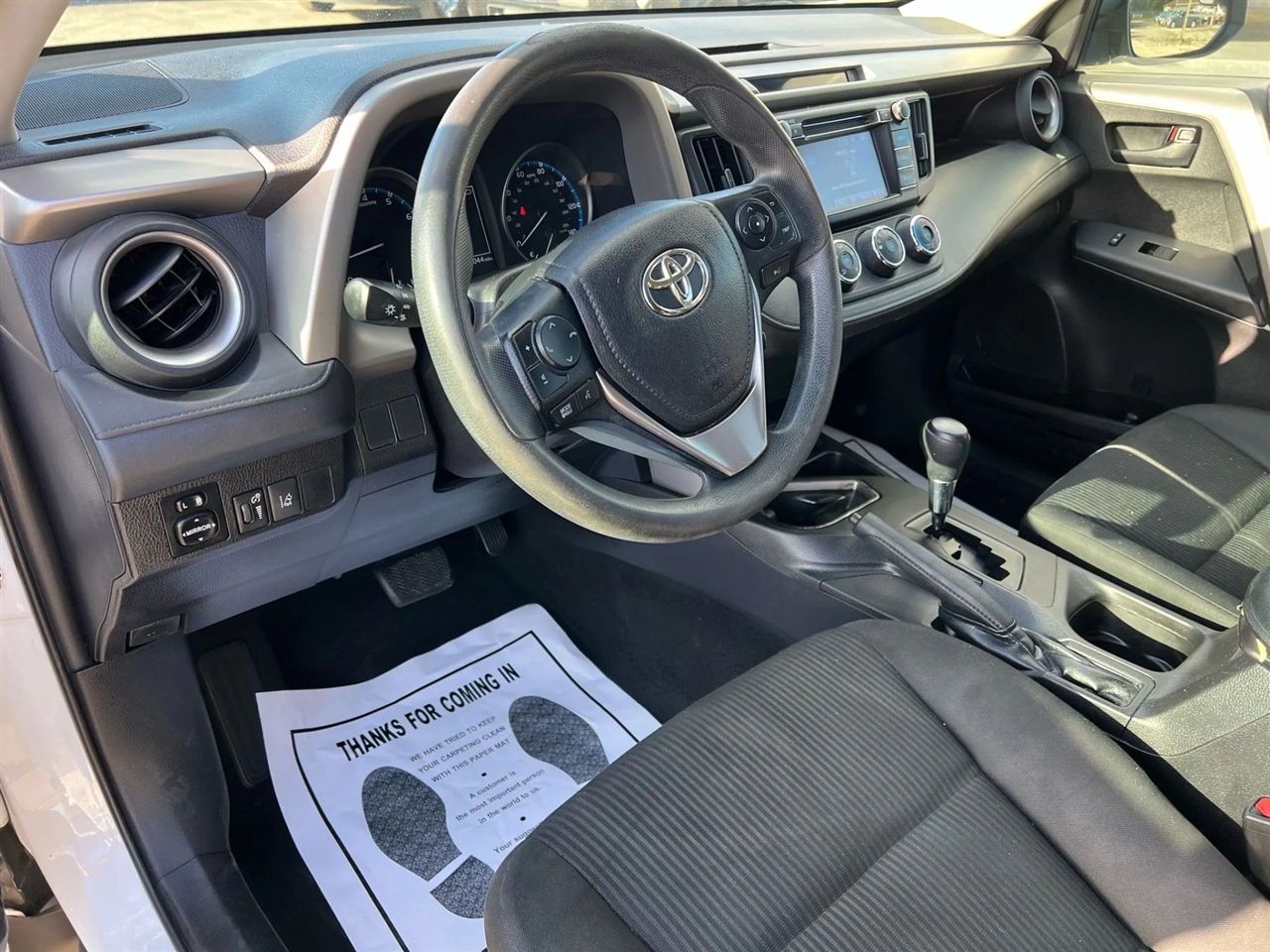 Toyota RAV4 LE FWD 2017