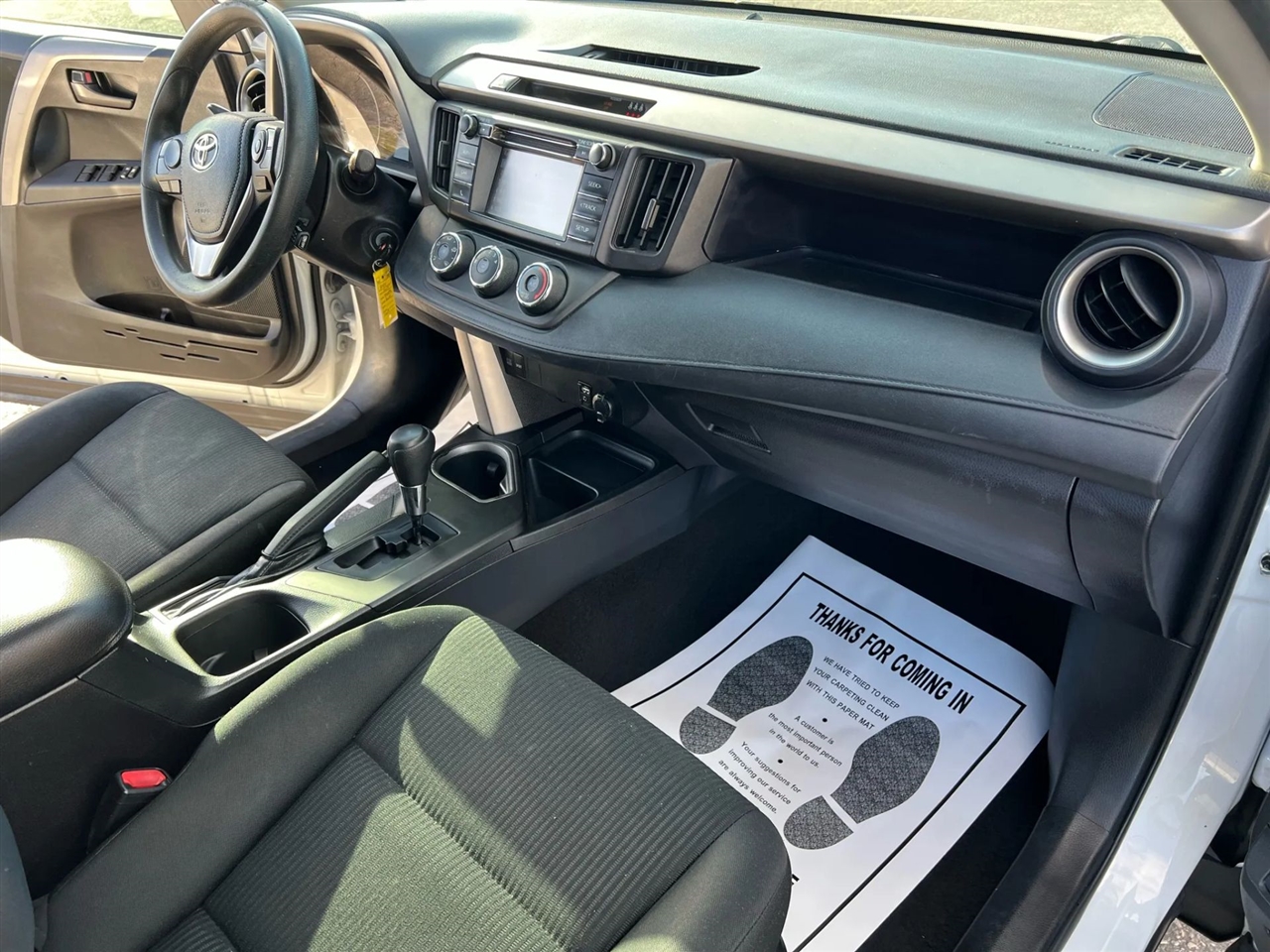 Toyota RAV4 LE FWD 2017